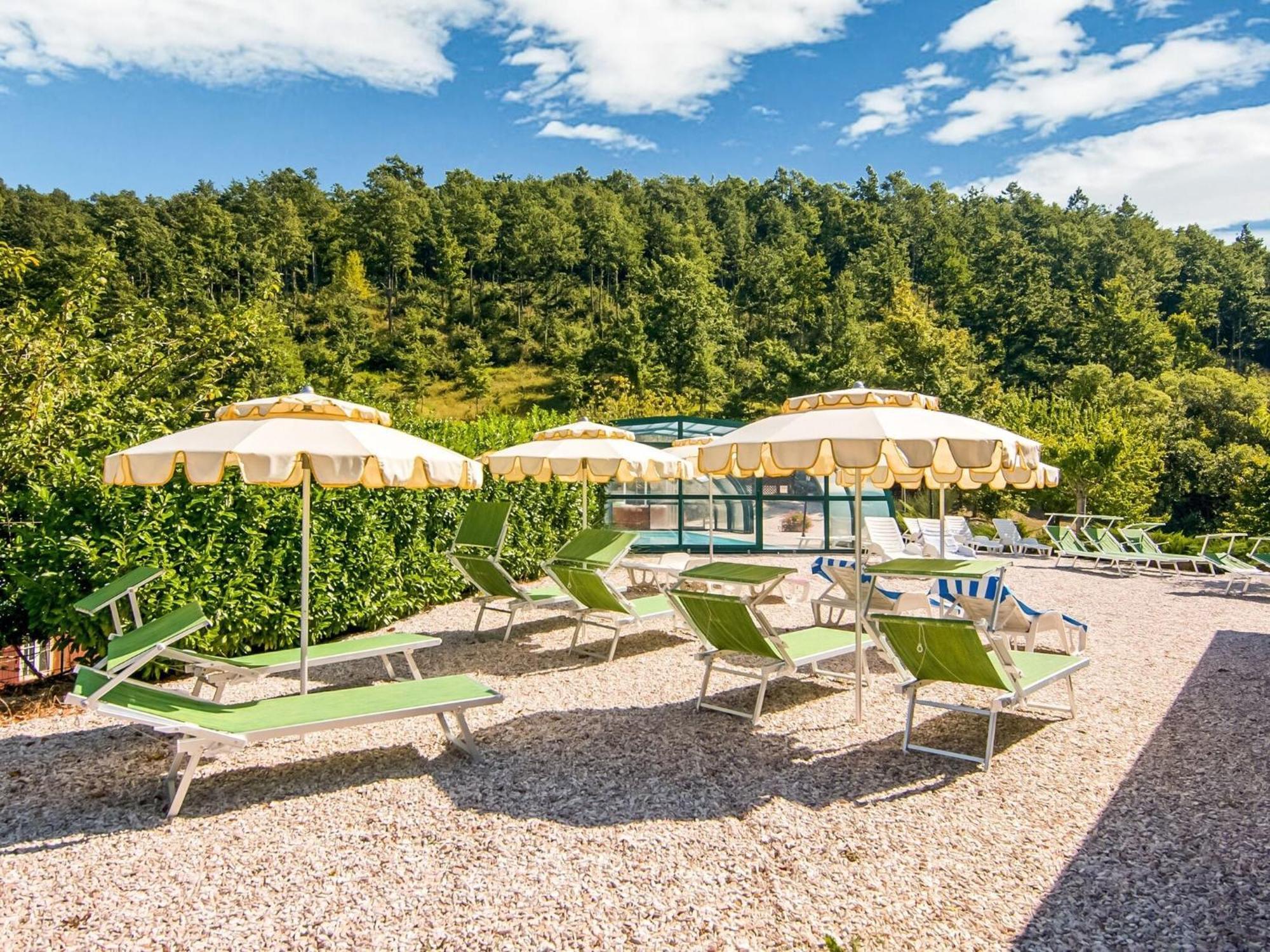 Inviting Farmhouse In Appenines With Covered Swimming Pool Apecchio Esterno foto