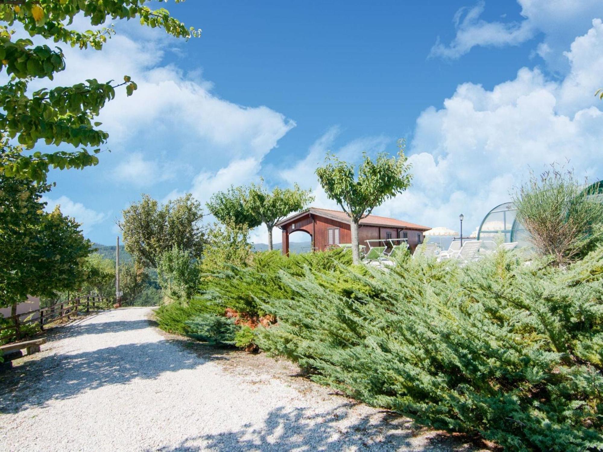 Inviting Farmhouse In Appenines With Covered Swimming Pool Apecchio Esterno foto