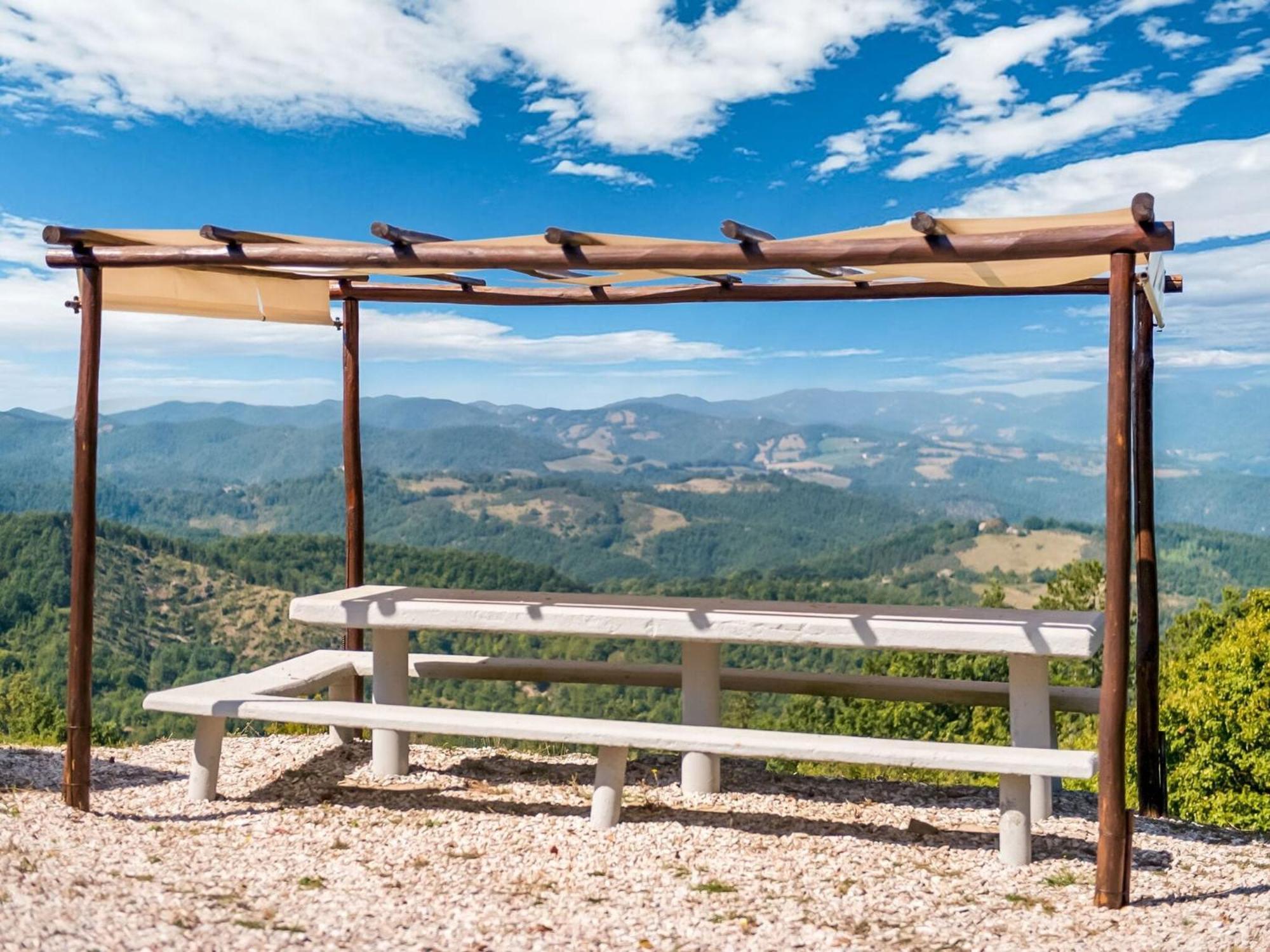 Inviting Farmhouse In Appenines With Covered Swimming Pool Apecchio Esterno foto