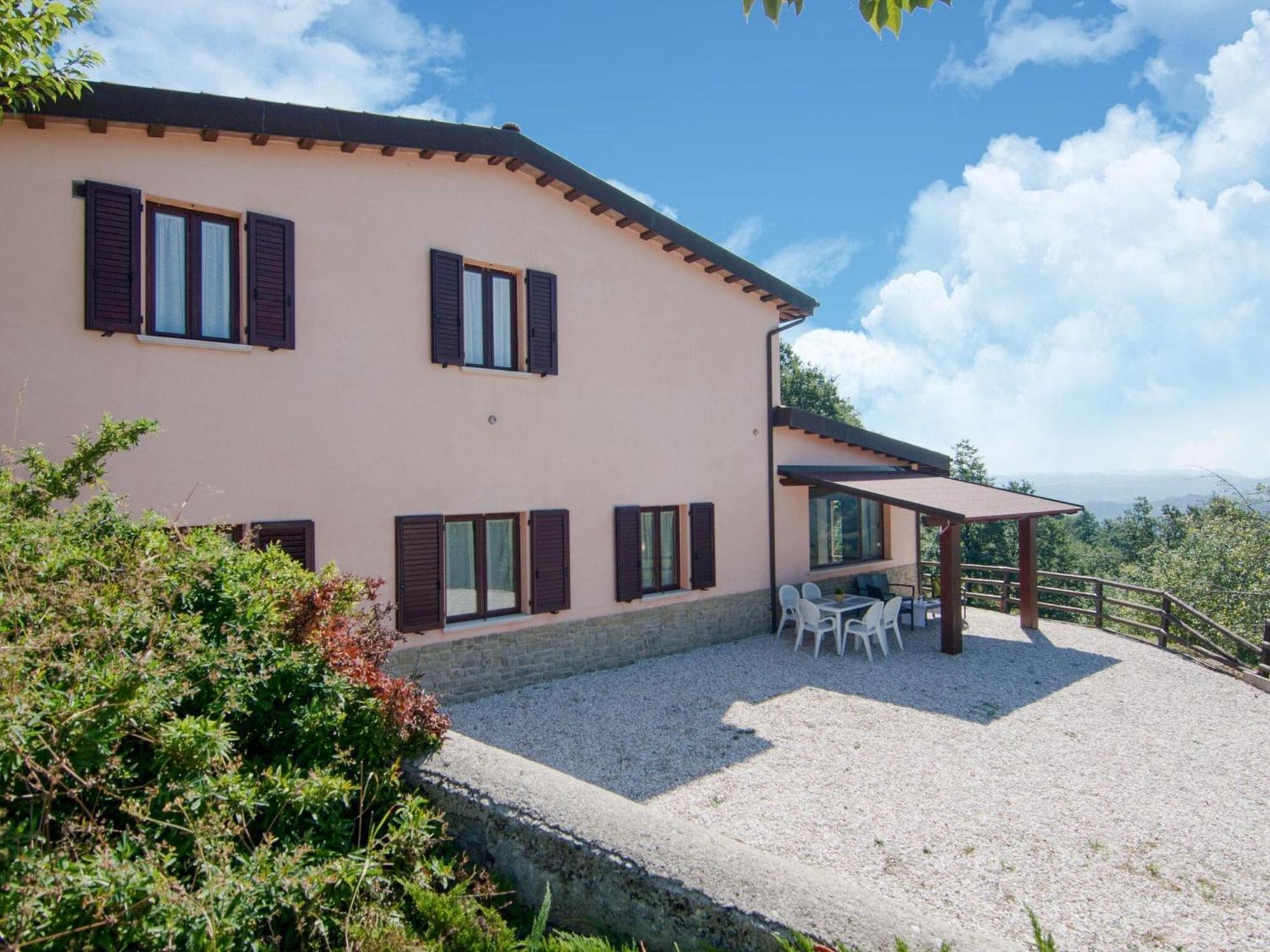 Inviting Farmhouse In Appenines With Covered Swimming Pool Apecchio Esterno foto