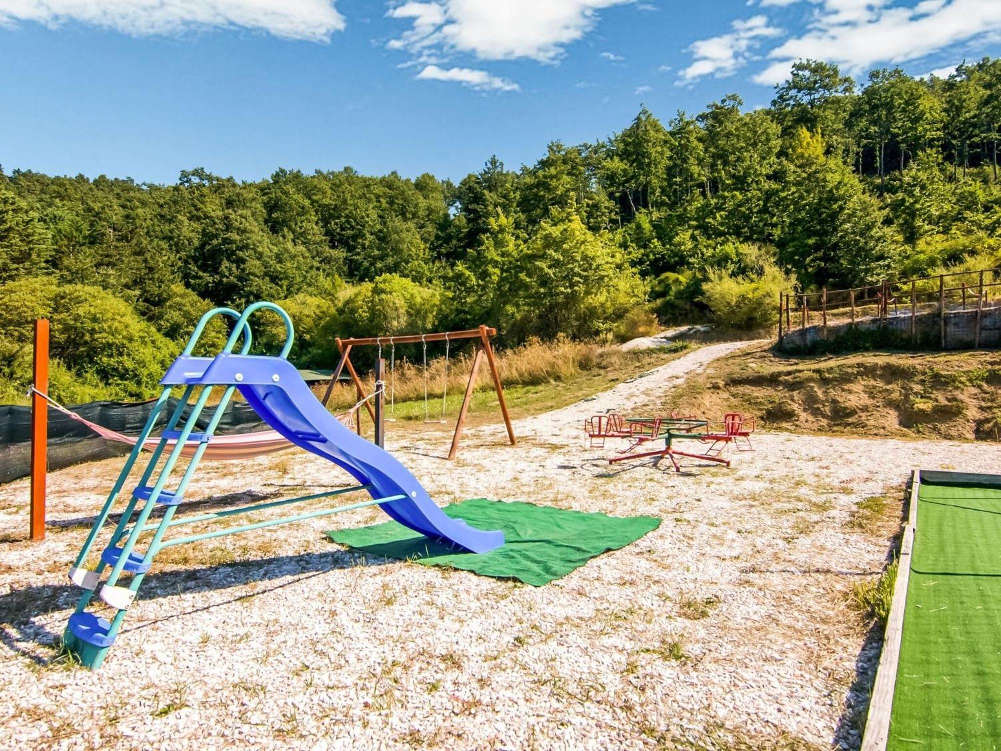 Inviting Farmhouse In Appenines With Covered Swimming Pool Apecchio Esterno foto