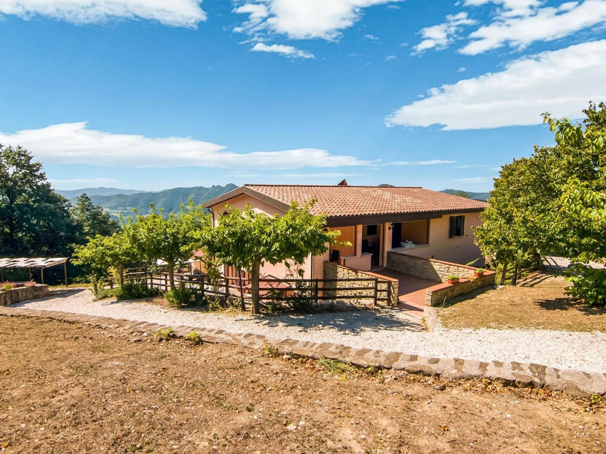 Inviting Farmhouse In Appenines With Covered Swimming Pool Apecchio Esterno foto