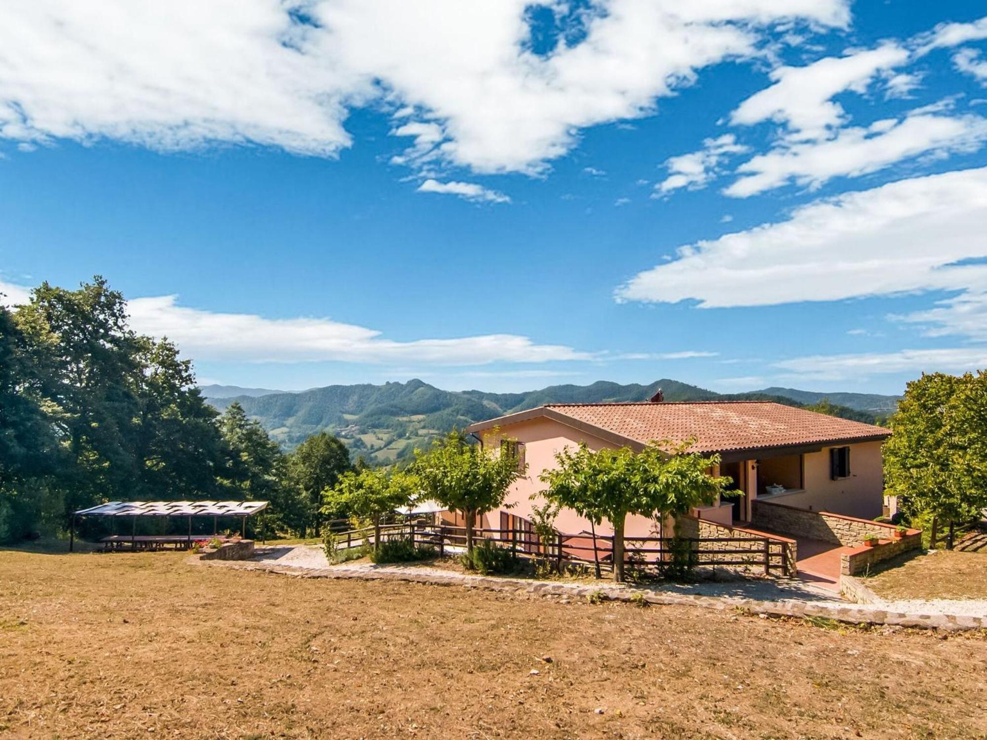 Inviting Farmhouse In Appenines With Covered Swimming Pool Apecchio Esterno foto